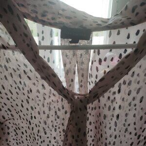 Limited pink black top